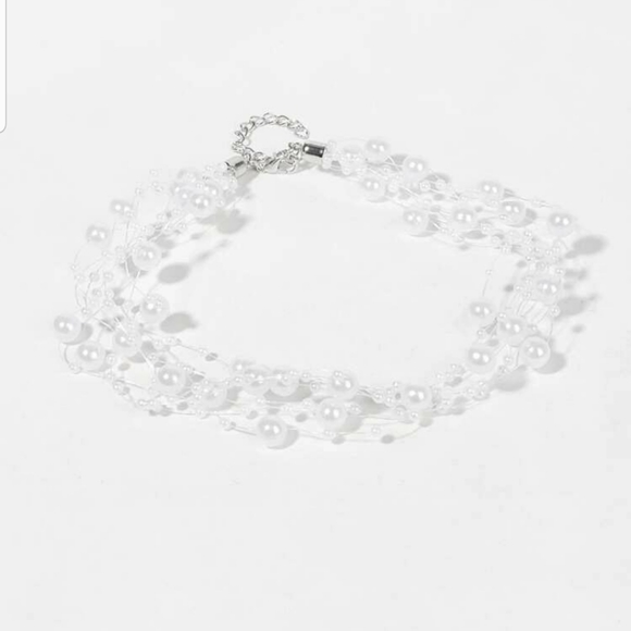 *Verna* Faux Pearl Choker - Picture 4 of 4